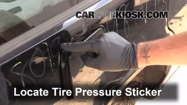 1998 Volvo V70 AWD 2.4L 5 Cyl. Turbo Neumáticos y ruedas Controlar presión de neumáticos